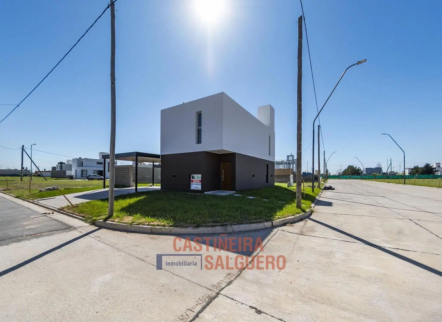 VENTA CASA ESQUINA A ESTRENAR - TRES DORMITORIOS - FONDO NORTE - RINCONES DE MANANTIALES 5