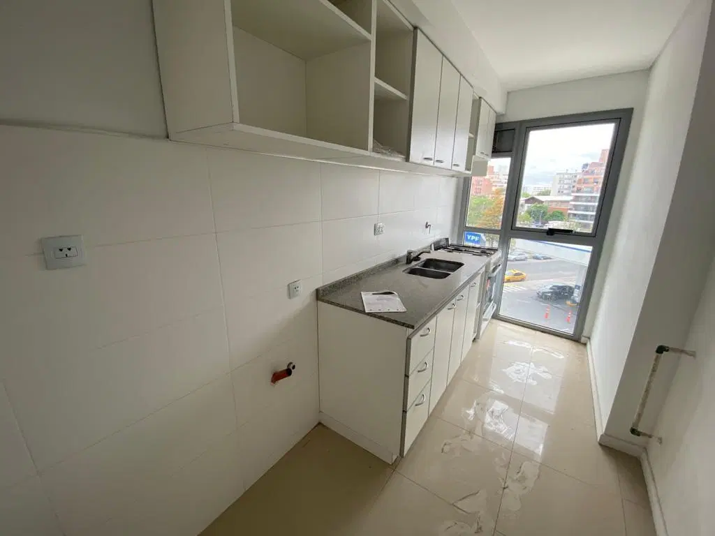ALQUILO DEPARTAMENTO DE 1 DORMITORIO Y 2 BAÑOS EN BARRIO GRAL PAZ EXCELENTE UBICACION 2