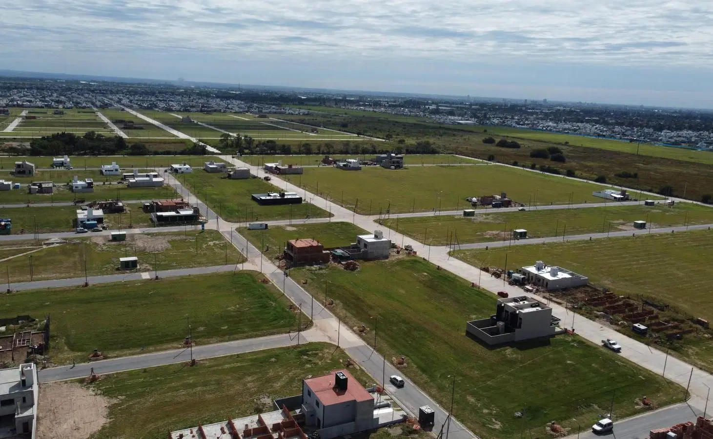TERRENO A LA VENTA EN QUEBRADAS DE MANANTIALES CON 14 METROS DE ANCHO 3