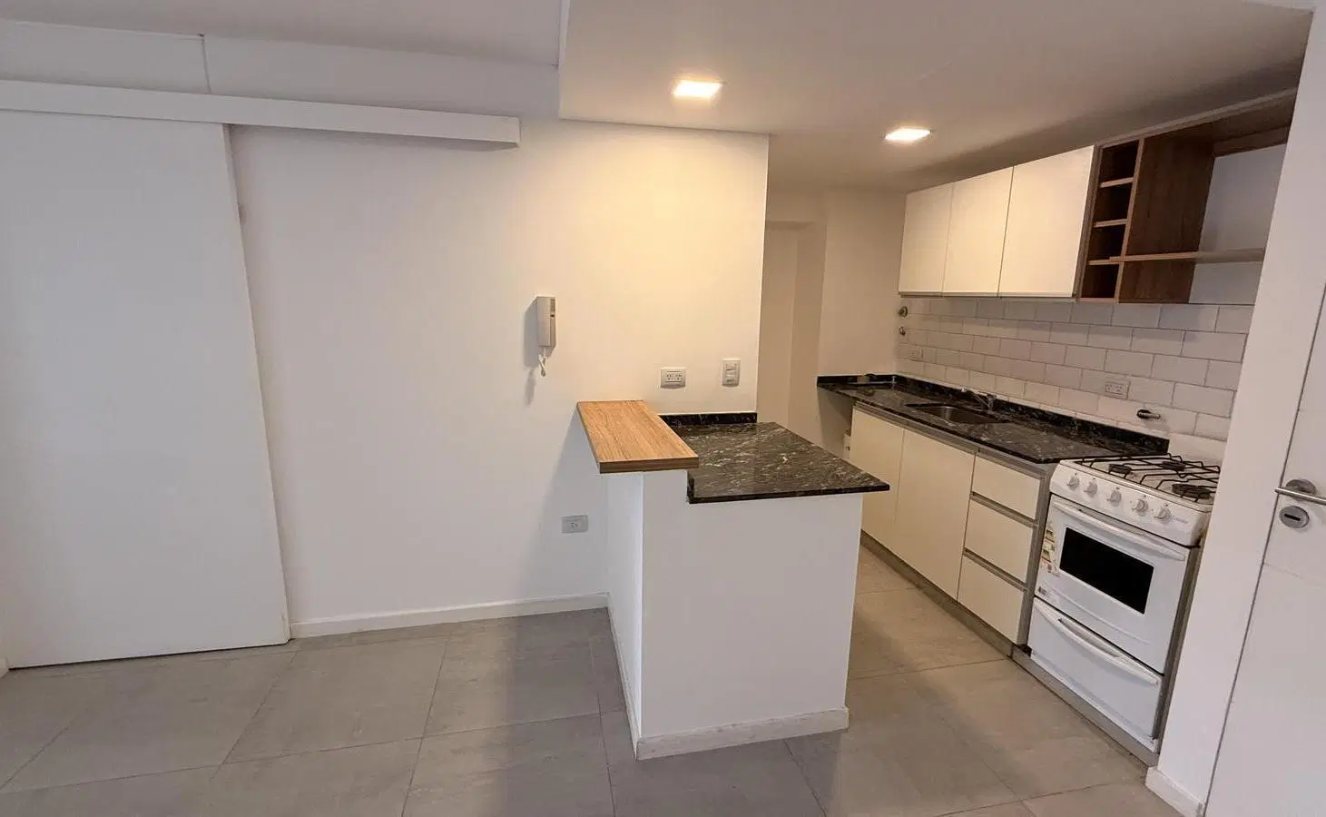 VENTA DEPTO 1 DORM - INMEJORABLE UBICACION - FRENTE 4
