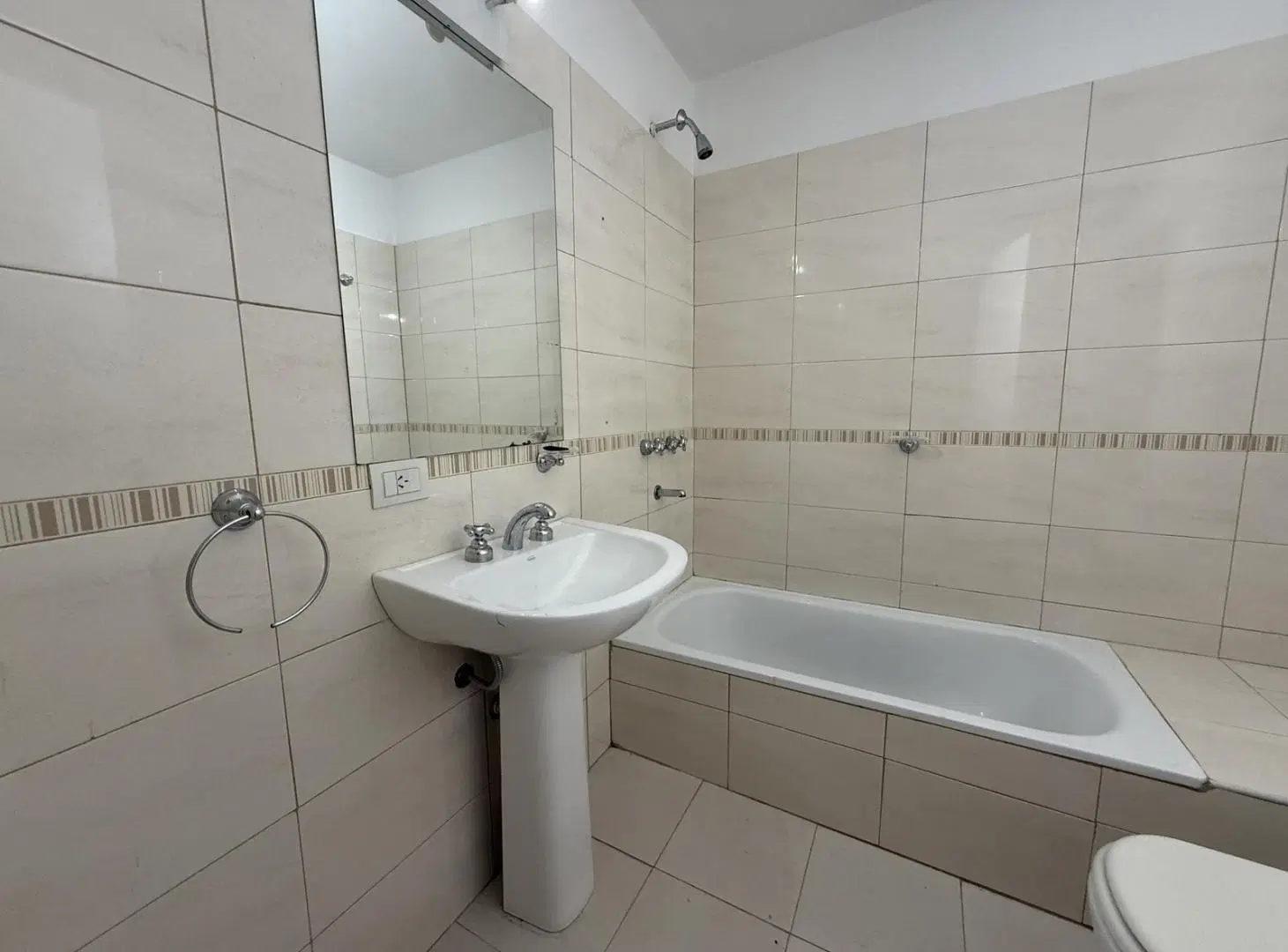 VENDO DEPTO 1 DORM - ESCRITURA - SEG 24 HS - PILETA - GIMNASIO - DESOCUPADO 4