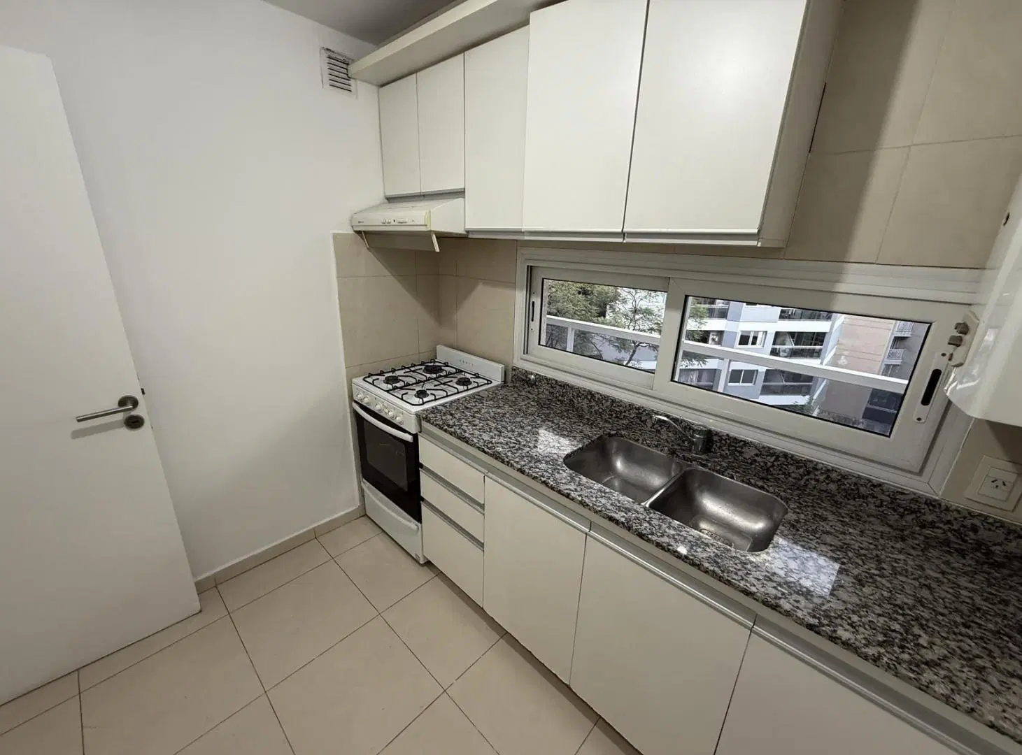 VENDO DEPTO 1 DORM - ESCRITURA - SEG 24 HS - PILETA - GIMNASIO - DESOCUPADO 3