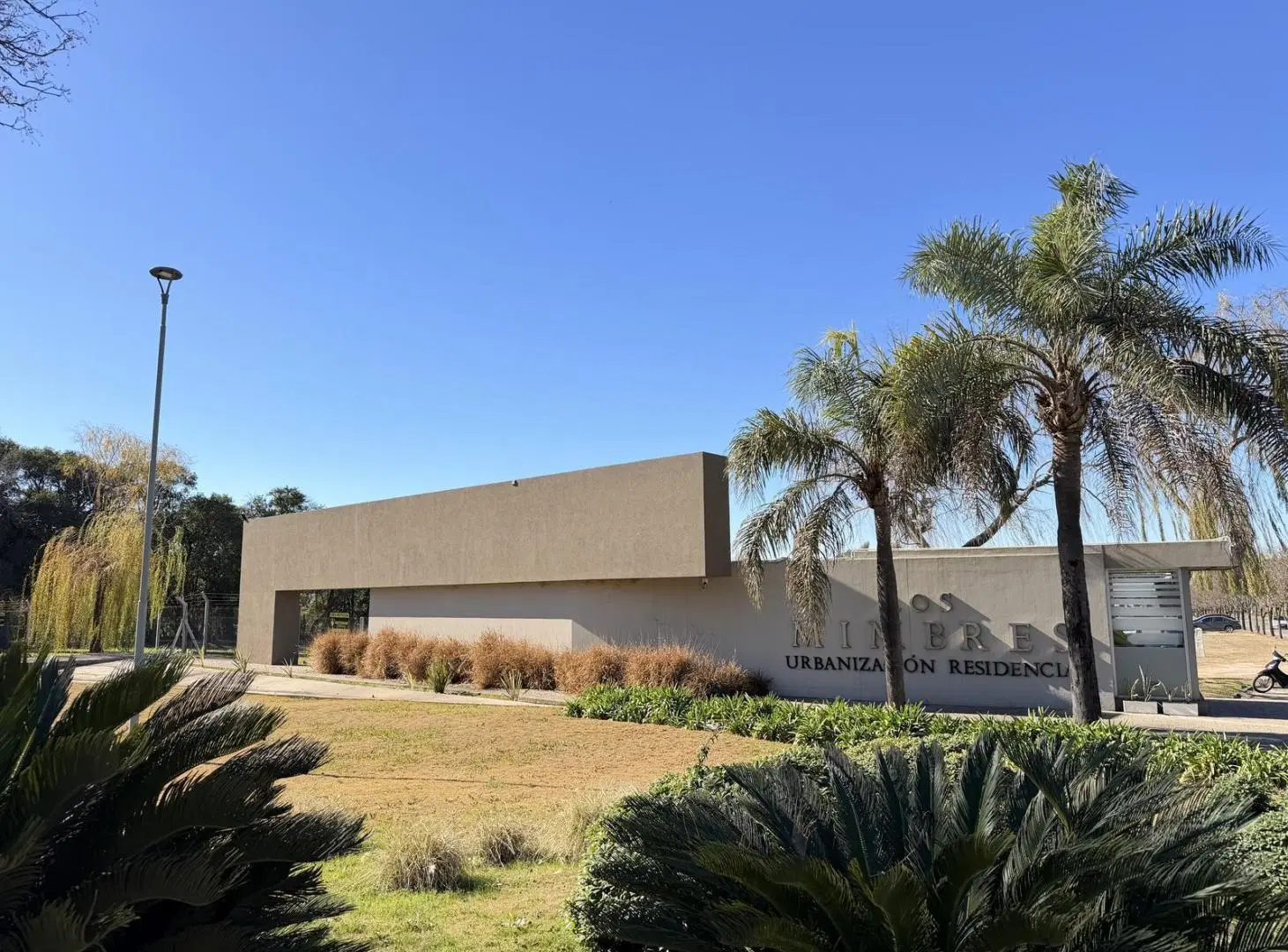 VENTA TERRENO DE 1300M2 EN LOS MIMBRES - CAMINO SAN ANTONIO 5