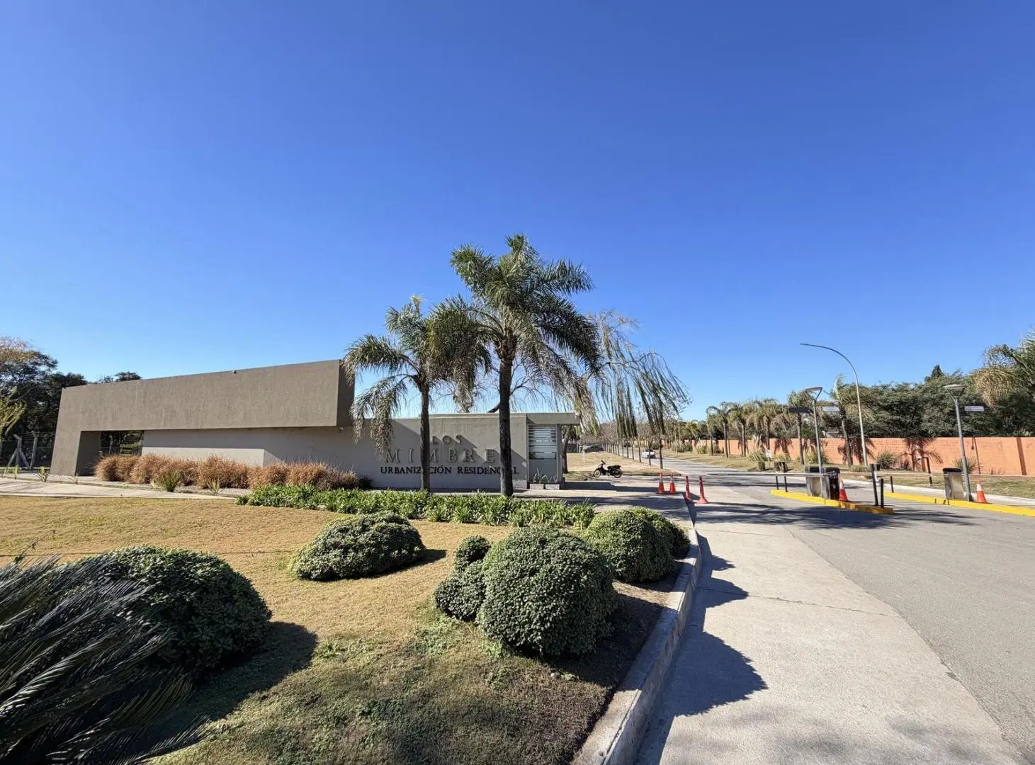 VENTA TERRENO DE 1300M2 EN LOS MIMBRES - CAMINO SAN ANTONIO 1