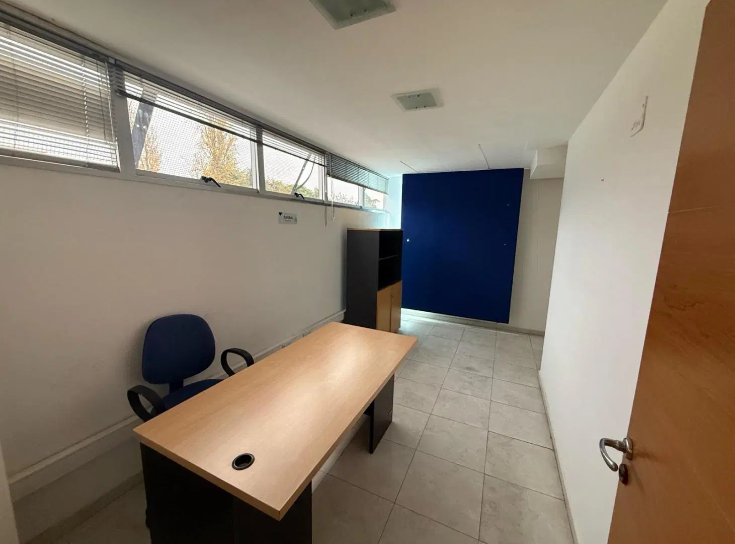 ALQUILO OFICINA AMOBLADA EXCELENTE ESTADO CON COCHERA PROPIA Y SEGURIDAD 24HRS EN CORDOBA CAPITAL 2