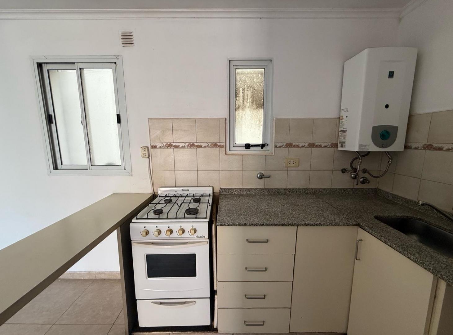 Foto de ALQUILO DEPARTAMENTO DE 1 DORMITORIO CON BALCON CON EXCELENTE UBICACION, imagen 2