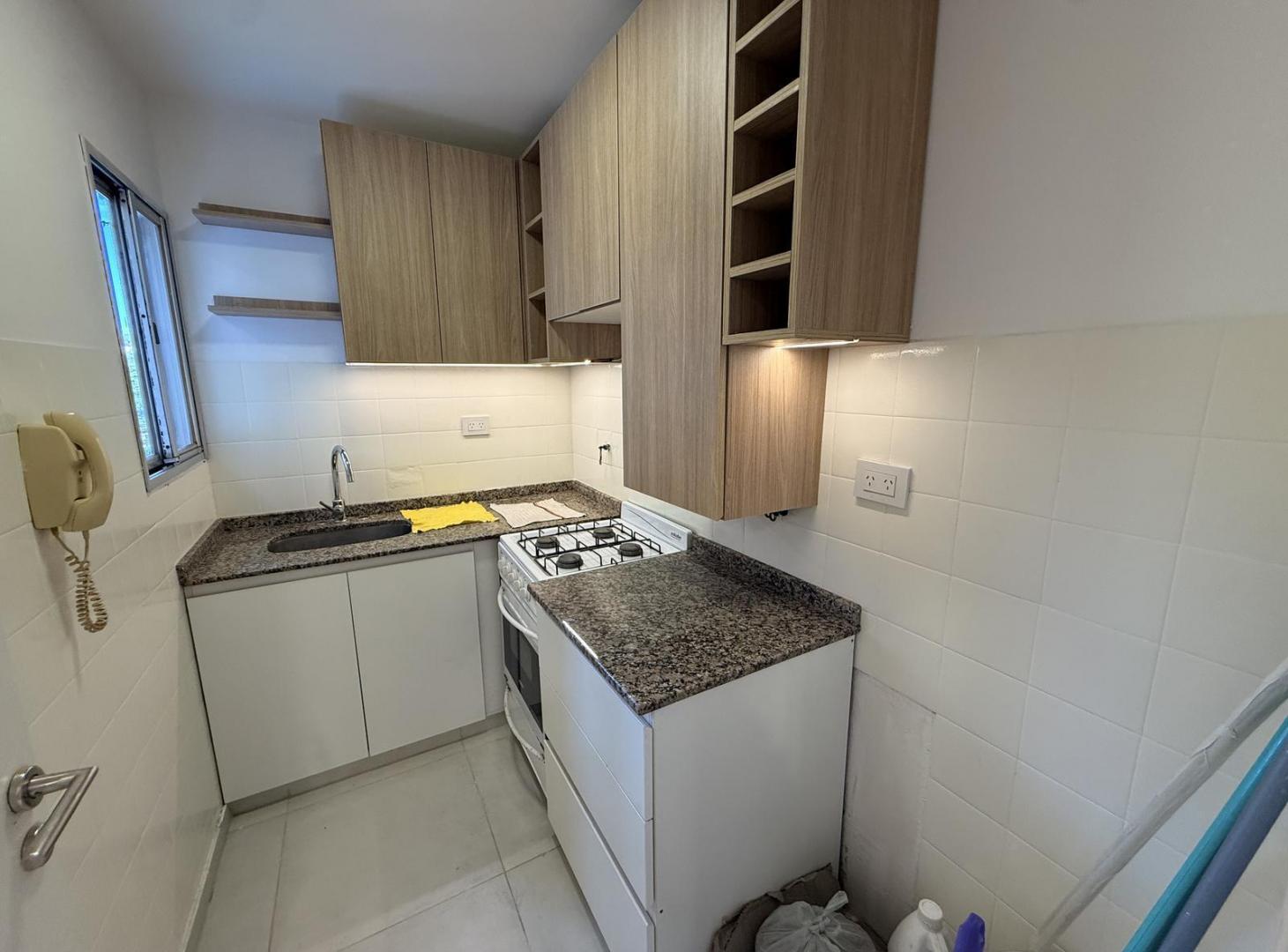 Foto de VENTA DEPTO - 1 DORM - FRENTE - BALCON - A MTS CIUDAD UNIVERSITARIA, imagen 2