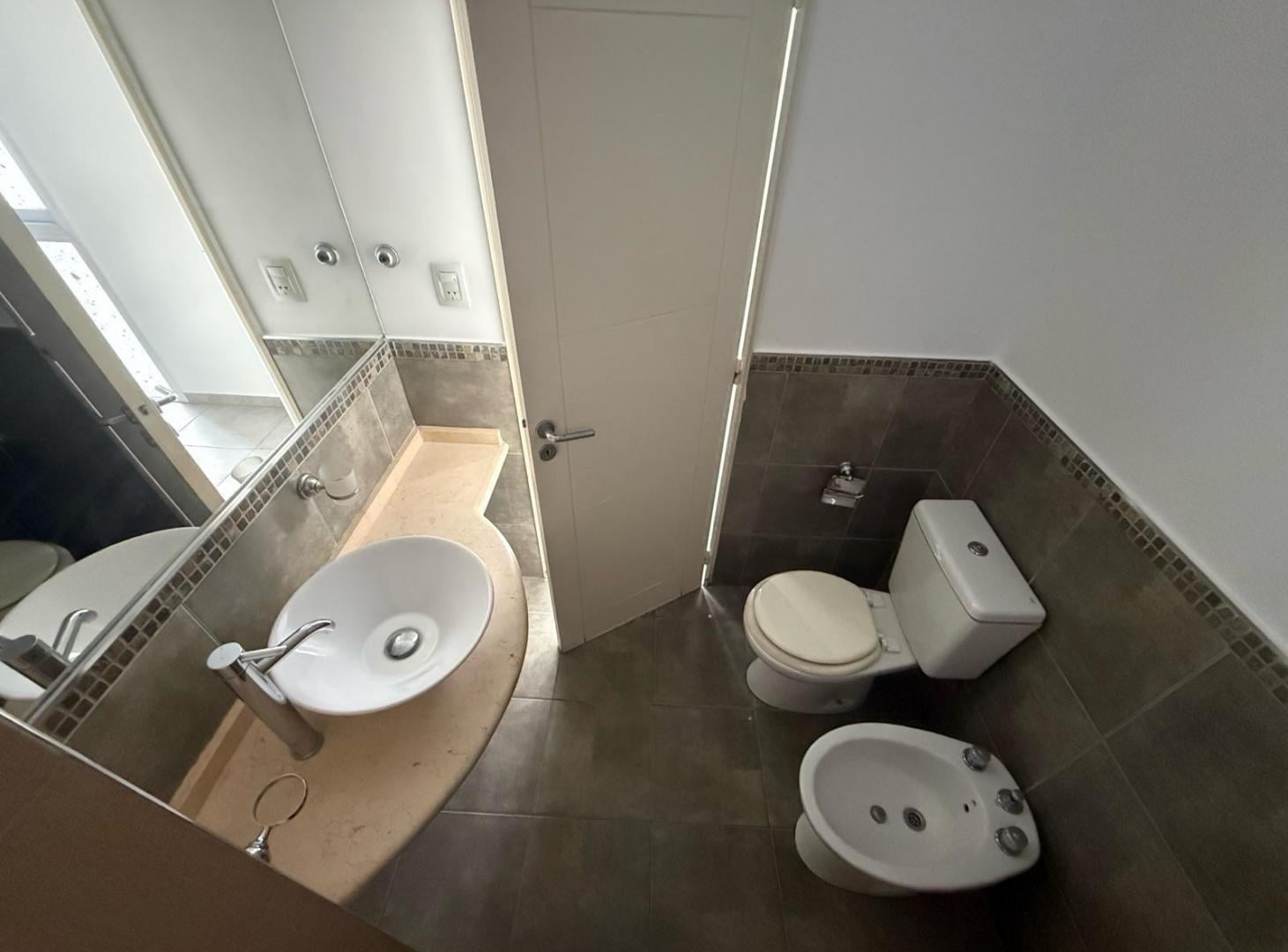 Foto de ALQUILO DEPARTAMENTO DE 1 DORMITORIO EN BARRIO GENERAL PAZ EDICIO, imagen 2