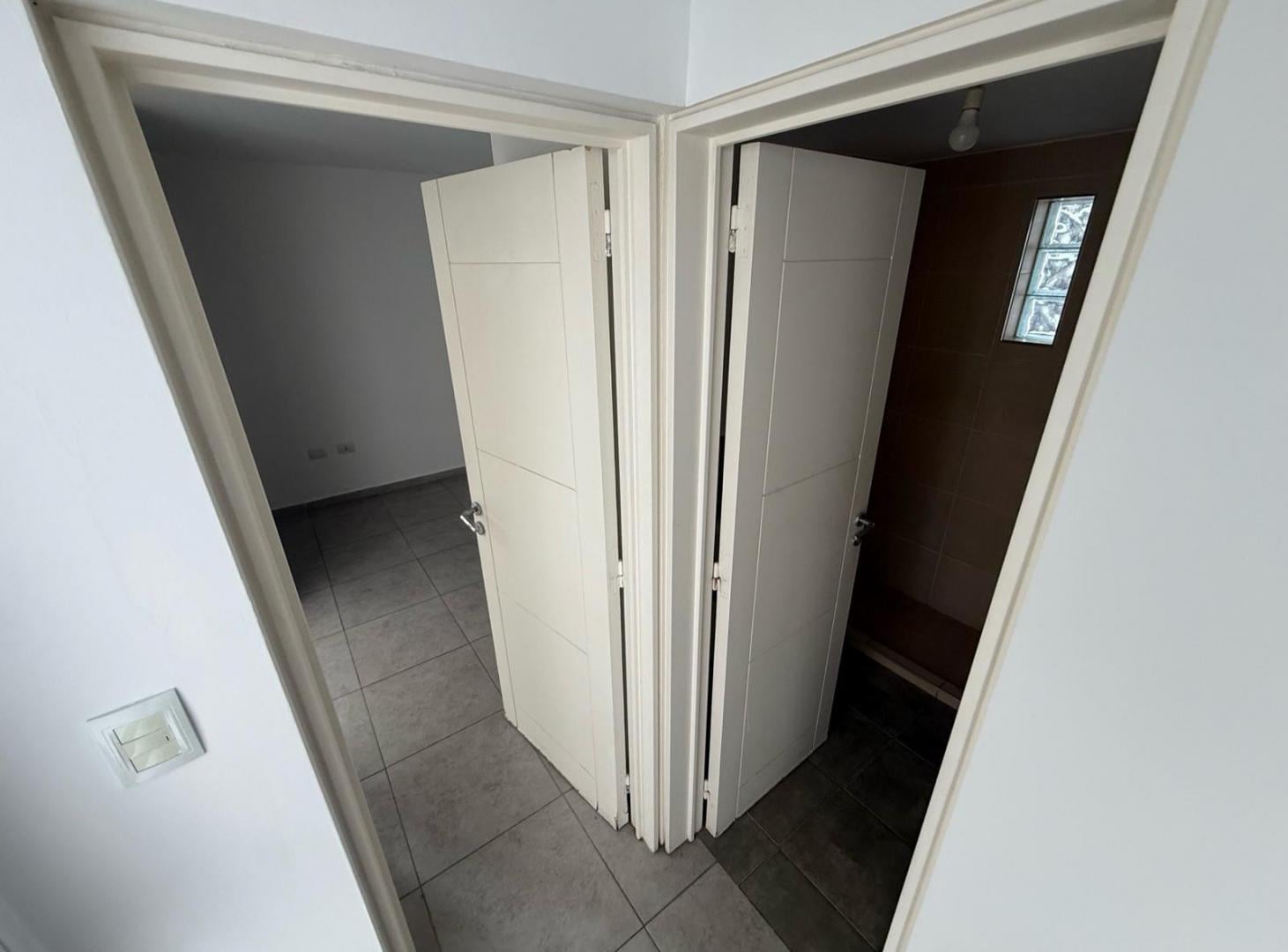 Foto de ALQUILO DEPARTAMENTO DE 1 DORMITORIO EN BARRIO GENERAL PAZ EDICIO, imagen 4