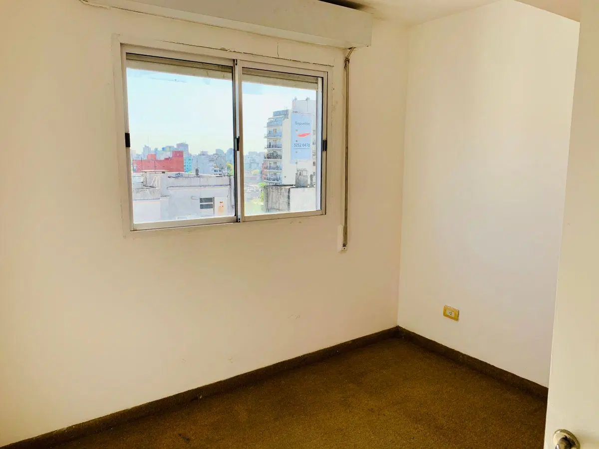 Departamento de 60 m² con 2 dormitorios y terraza propia en alquiler en Flores 2