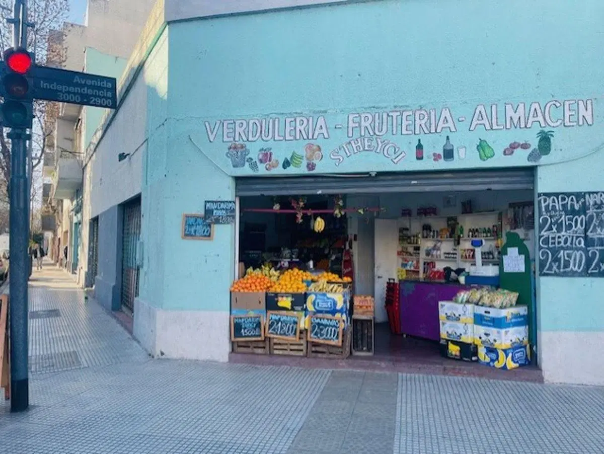 Venta Lote en Esquina Sobre Avenida Independencia 2