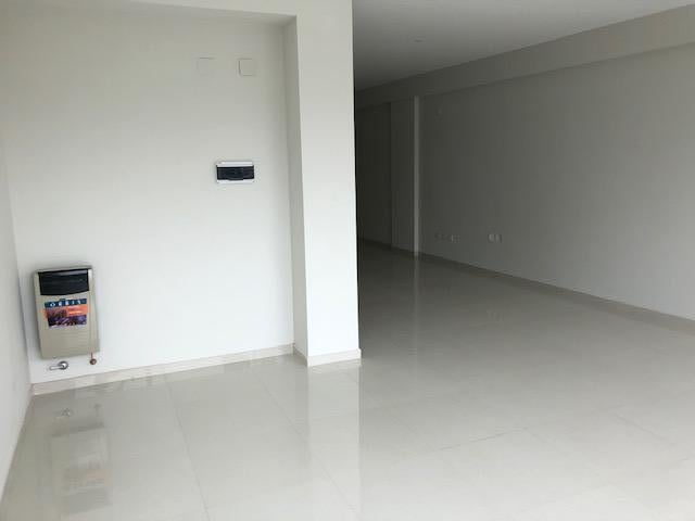 Local de 100m2 con dos baños- Villa Devoto