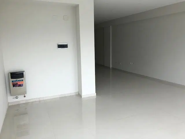 Local de 100m2 con dos baños- Villa Devoto 2