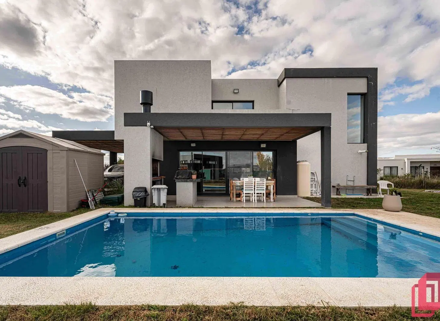 Casa en Venta - B° Loreto, San Sebastián - Lote Escriturado y Piscina 2