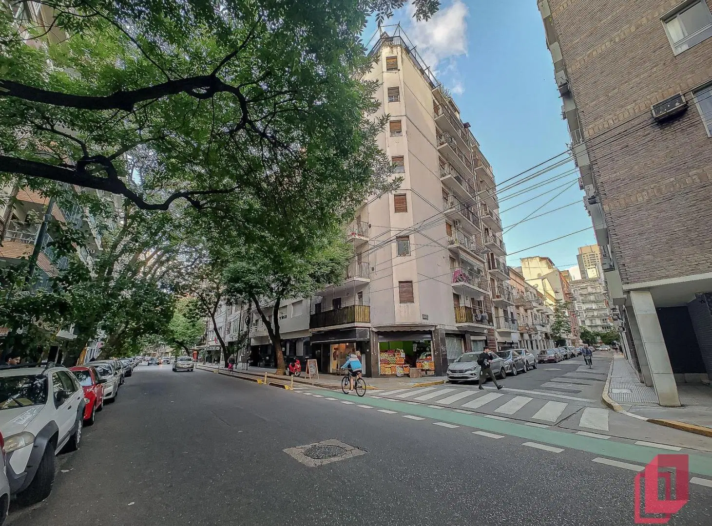 Departamento amplio 4 ambientes con dependencia y cochera 2