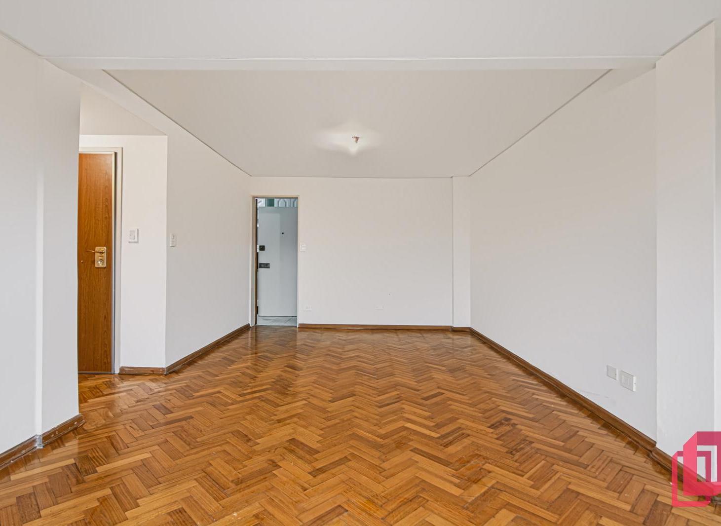 Foto de Venta Departamento piso en Recoleta dos balcones y vista a Parque Las, imagen 1