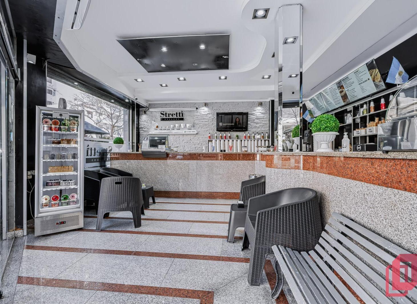 Foto de Local comercial en esquina – Directorio y Carabobo – 109 m², imagen 3