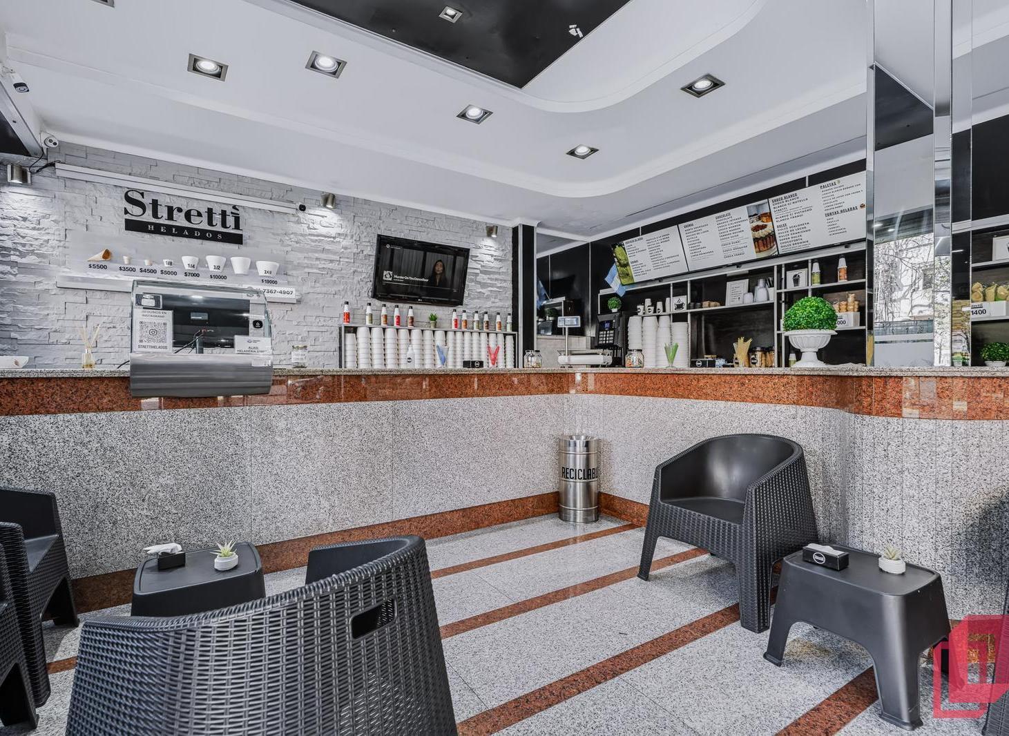 Foto de Local comercial en esquina – Directorio y Carabobo – 109 m², imagen 4
