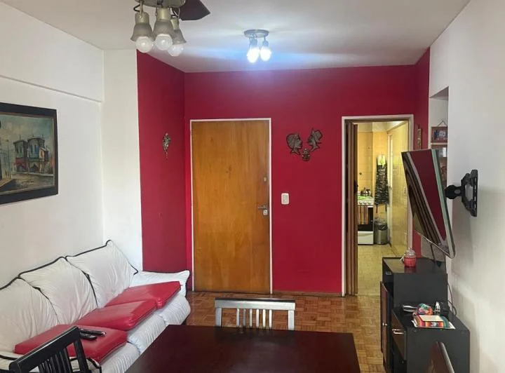 3 AMBIENTES CONTRAFRENTE CON BALCON 2