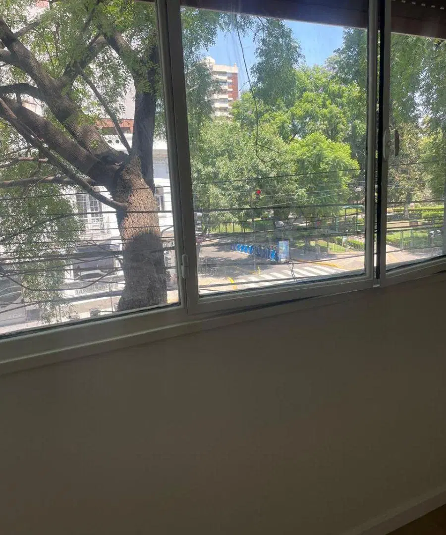 3 AMBIENTES AL FRENTE CON BALCON "TOTALMENTE RECICLADO" 2