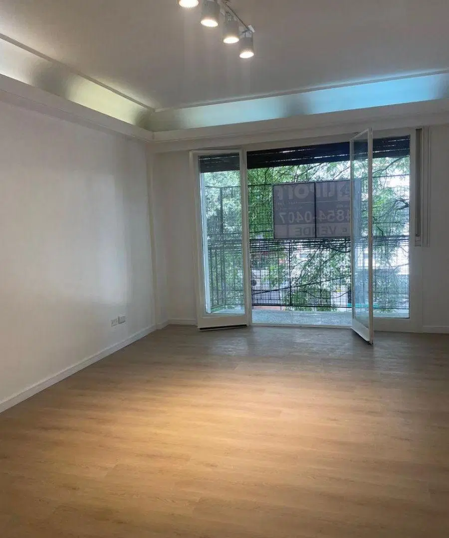 3 AMBIENTES AL FRENTE CON BALCON "TOTALMENTE RECICLADO" 4