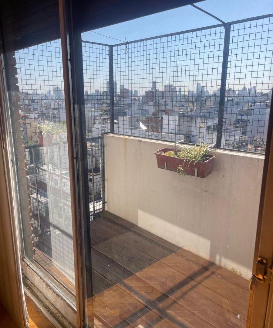 Foto de ESPECTACULAR 3 AMBIENTES AL FRENTE CON BALCON Y COCHERA FIJA, imagen 2