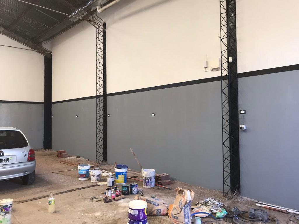 Galpón con Oficinas Departamentos en Venta La Plata 2