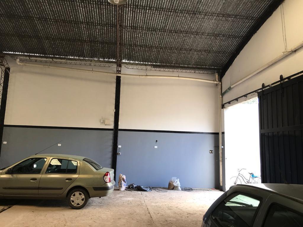 Galpón con Oficinas Departamentos en Venta La Plata 1