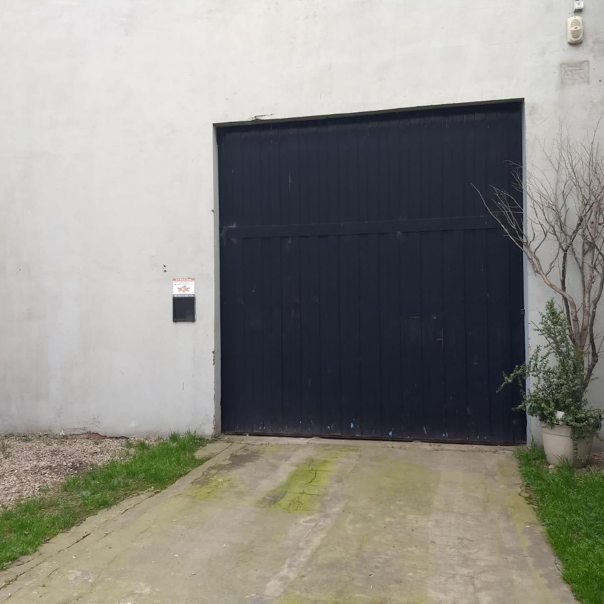 Galpón con Oficinas Departamentos en Venta La Plata 5