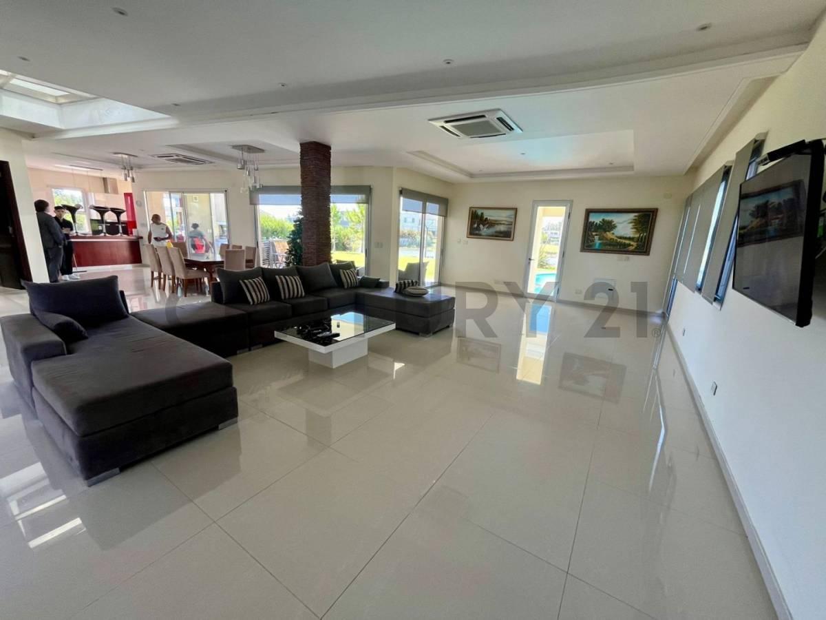 Foto de Venta Excelente Casa 7 AMBIENTES en La Providencia Canning, imagen 2