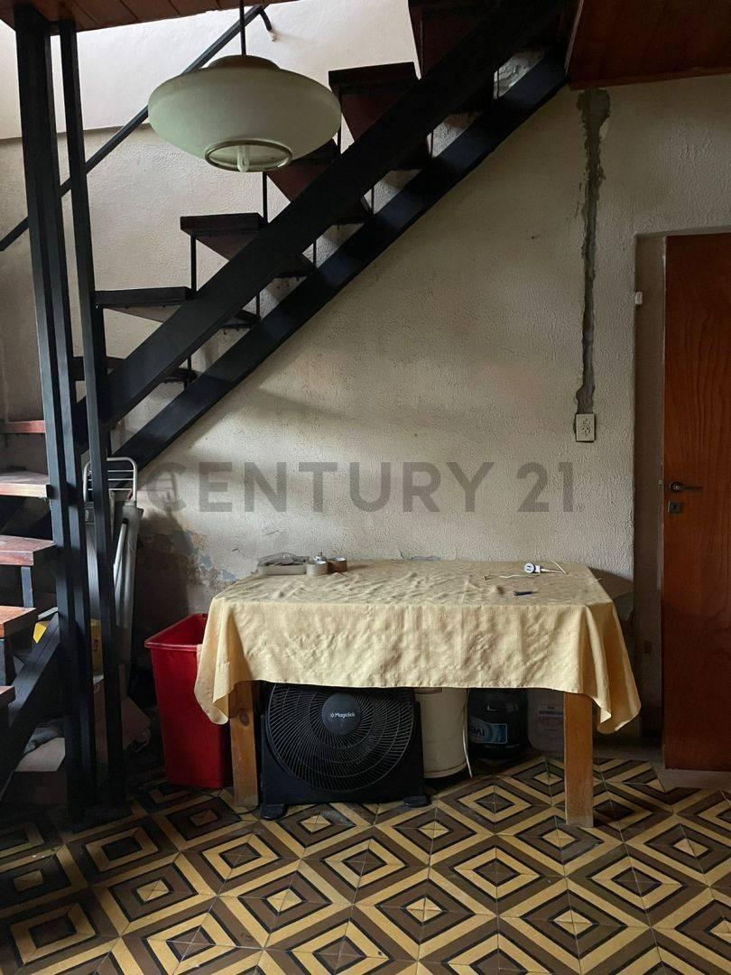 Venta de Casa 5 Ambientes Moreno 4