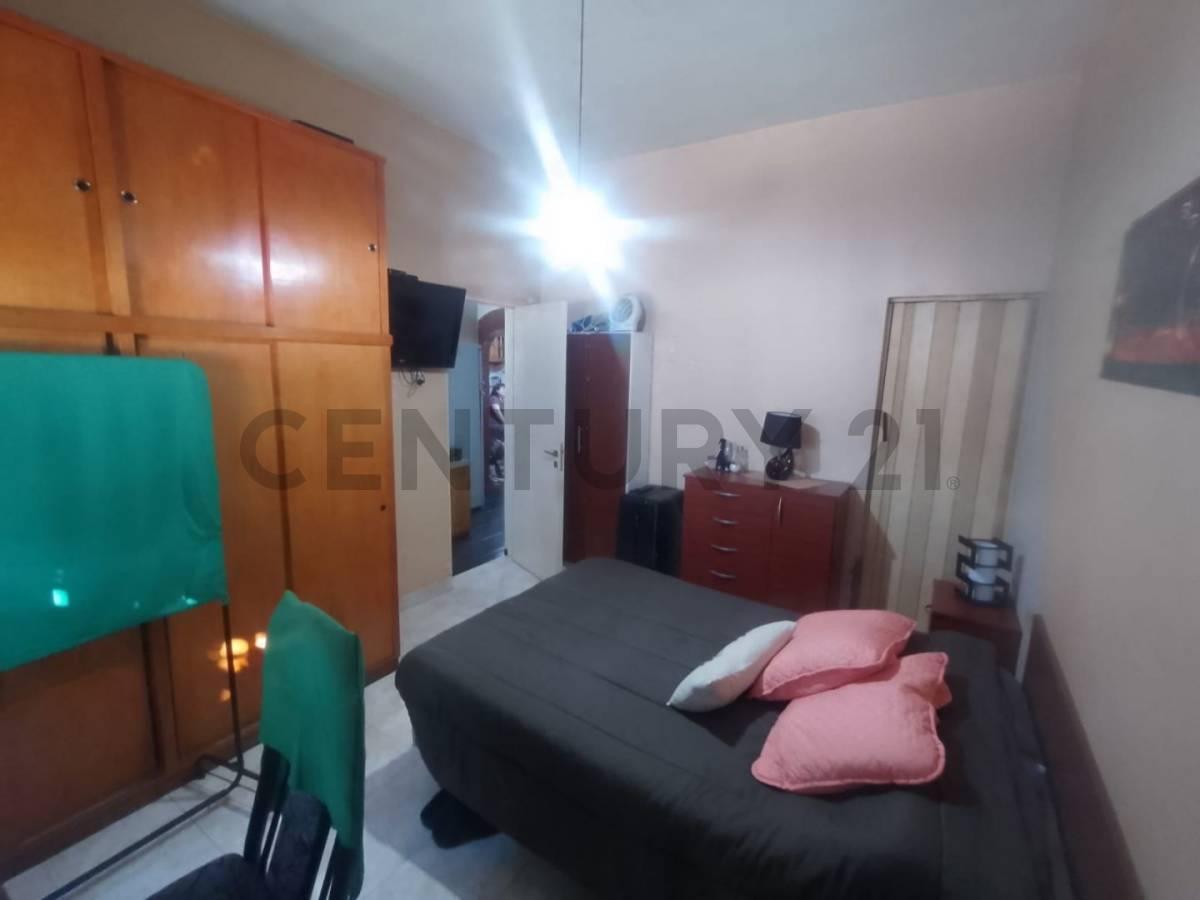 Venta Hermosa Casa de 5 Ambientes 2