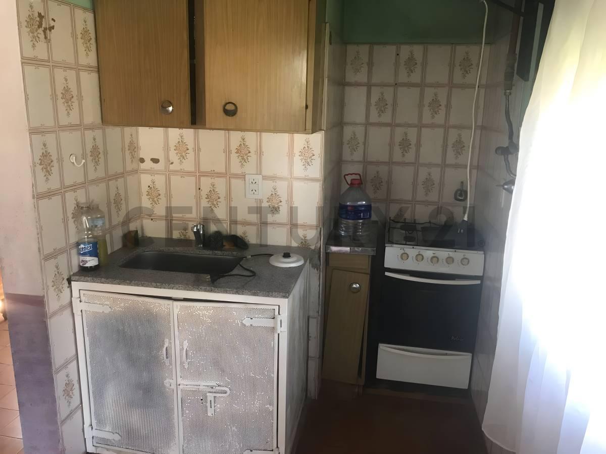 Tu Lugar en El Mundo. Venta Casa de Casaquinta de 4 Ambientes + Departamento + Local Comercial en Ca 3