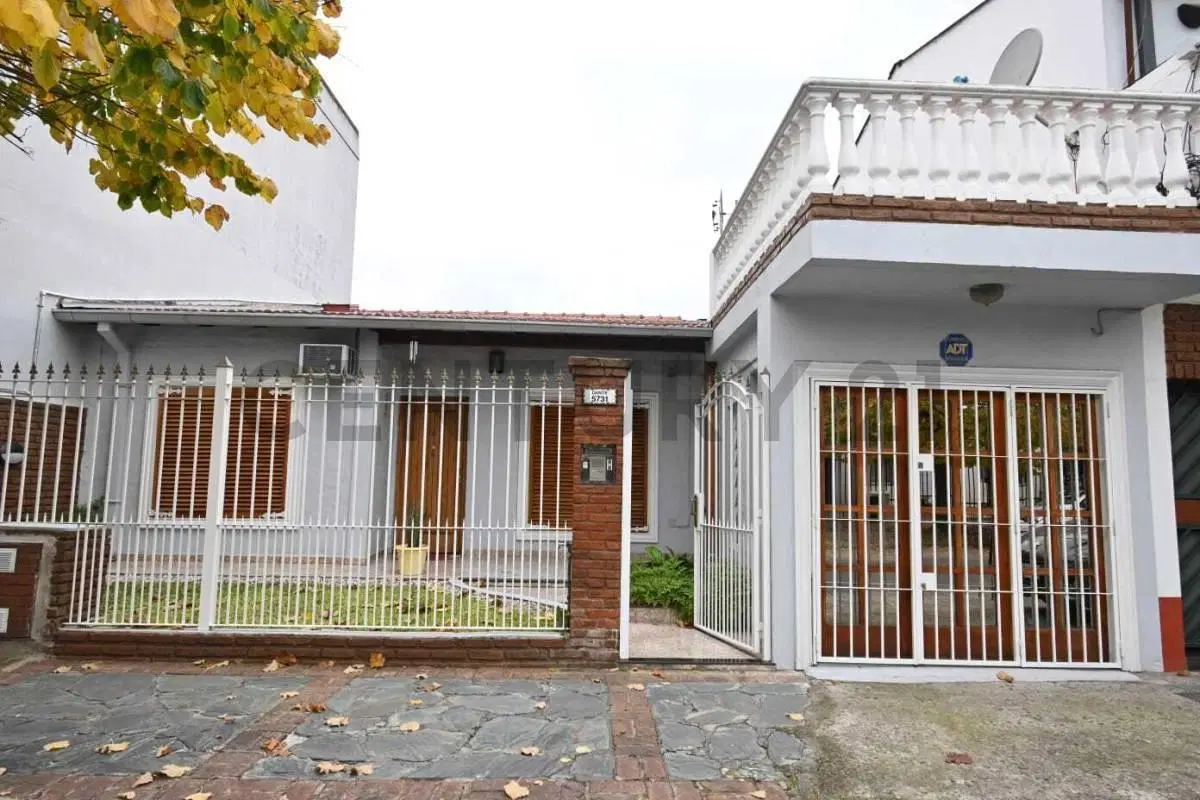 DOS PROPIEDADES EN BLOQUE  MAS DEPARTAMENTO EN PLANTA ALTA SOBRE LOTE DE 20 X 30 MTS 2
