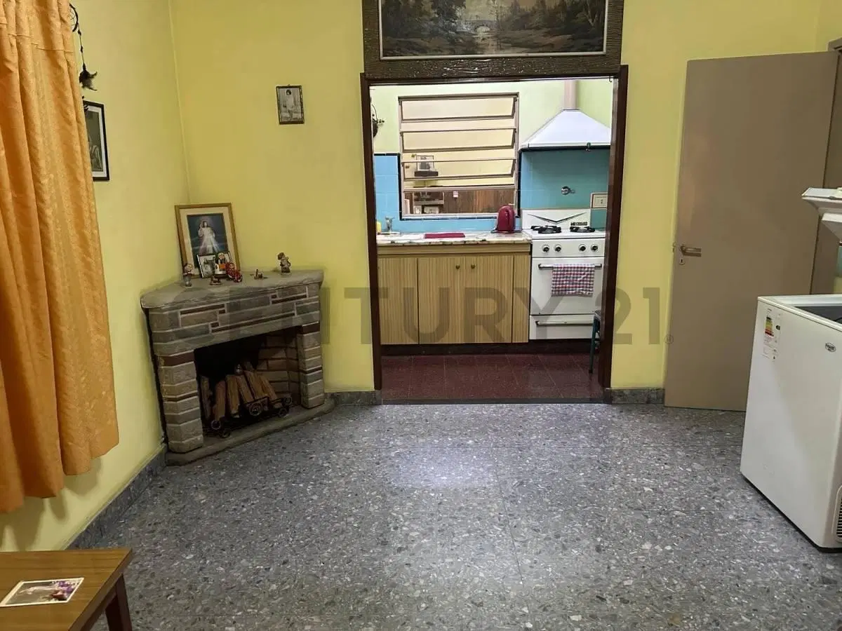 VENTA CASA LOTE PROPIO 3 AMBIENTES, SAN JUSTO, IDEAL PARA RECICLAR O DESARROLLO, ZONIFICACION C1 5
