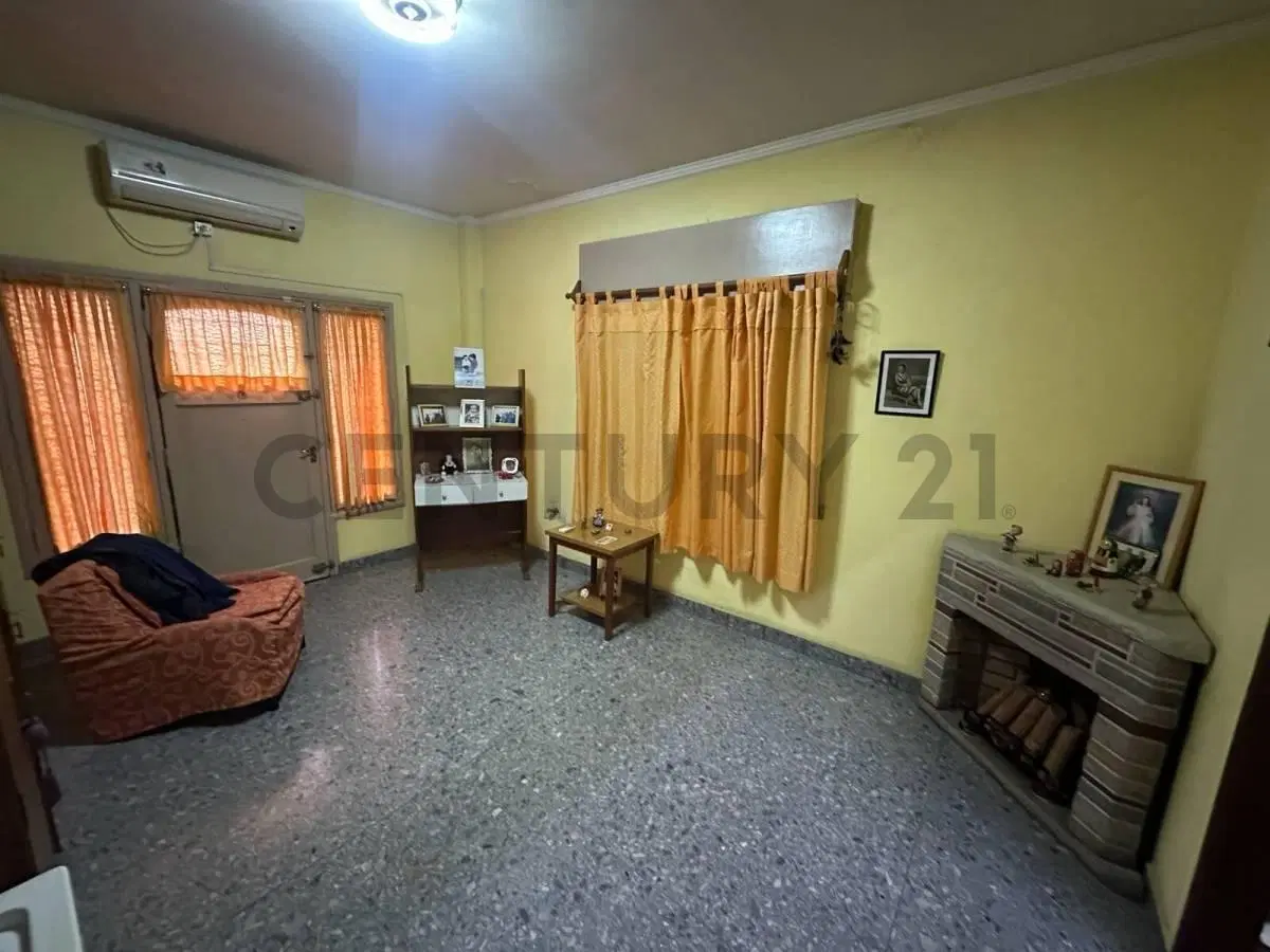 VENTA CASA LOTE PROPIO 3 AMBIENTES, SAN JUSTO, IDEAL PARA RECICLAR O DESARROLLO, ZONIFICACION C1 2