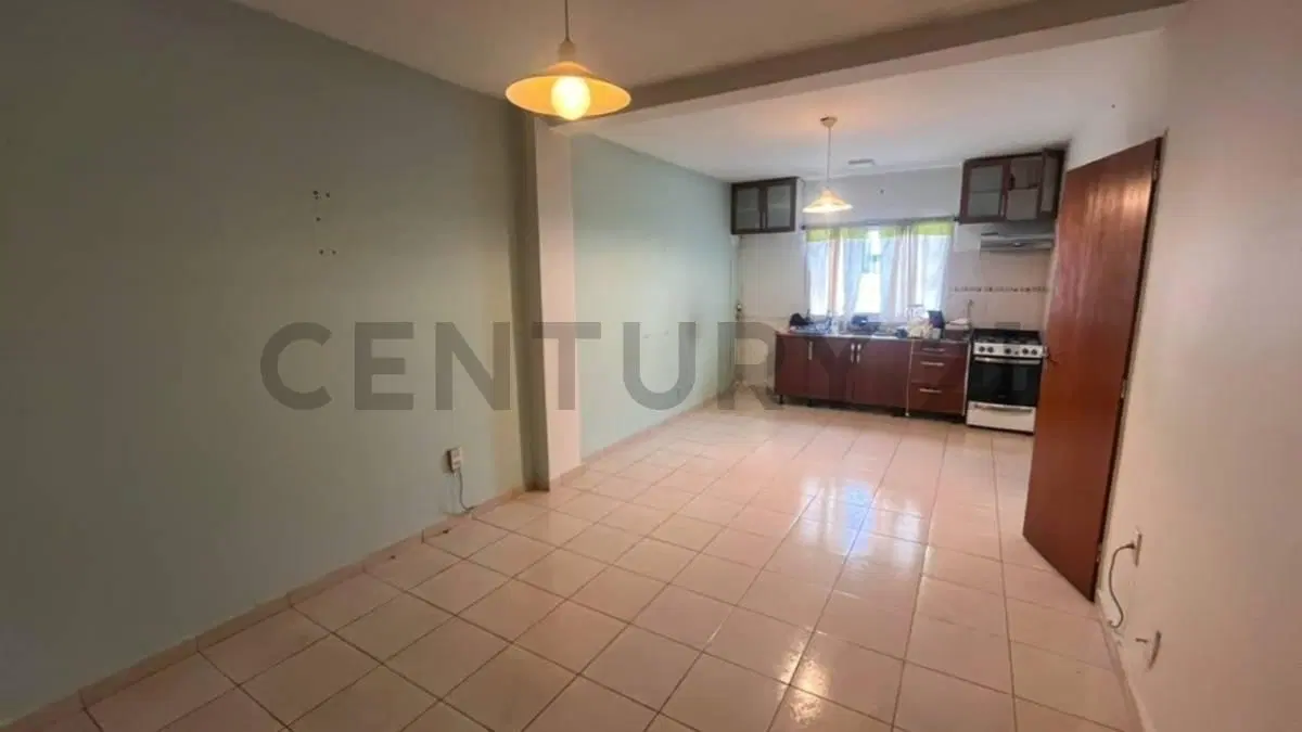 Departamento 4 ambientes en duplex  al frente en Villa Luzuriaga 3