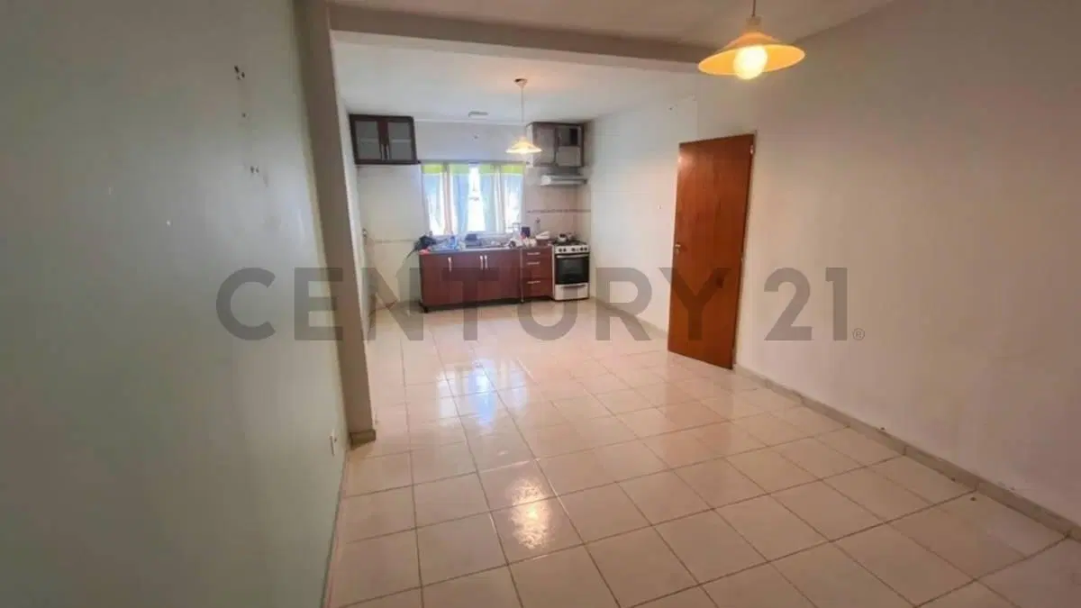 Departamento 4 ambientes en duplex  al frente en Villa Luzuriaga 4