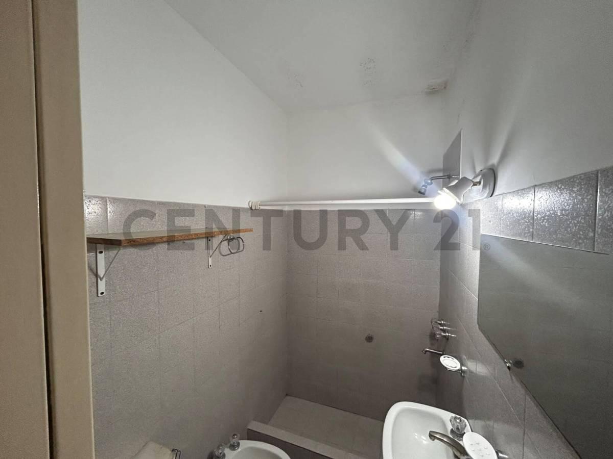Foto de DEPARTAMENTO 2 AMBIENTES EN ALQUILER EN LOMAS DEL MIRADOR, imagen 4