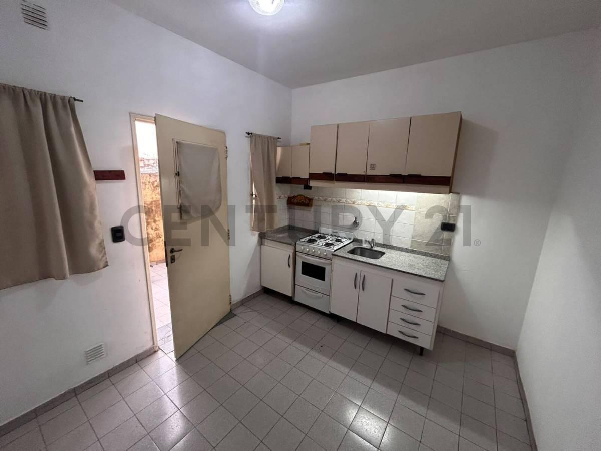 Foto de DEPARTAMENTO 2 AMBIENTES EN ALQUILER EN LOMAS DEL MIRADOR, imagen 3