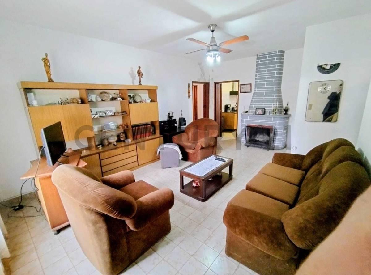 Foto de Casa 5 ambientes con quincho y parrilla - Suipacha 246, Bosques, imagen 3
