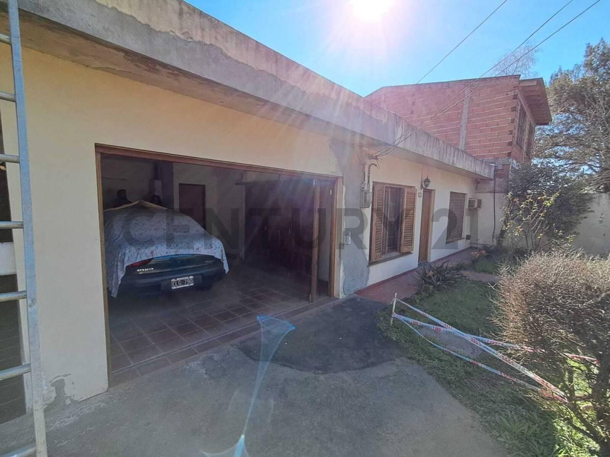 Foto de Casa 5 ambientes con quincho y parrilla - Suipacha 246, Bosques, imagen 2