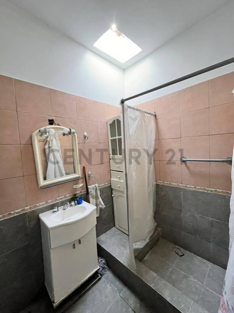 Foto de CASA EN VENTA 5 AMBIENTES | LOTE PROPIO ITUZAINGÓ NORTE, imagen 2