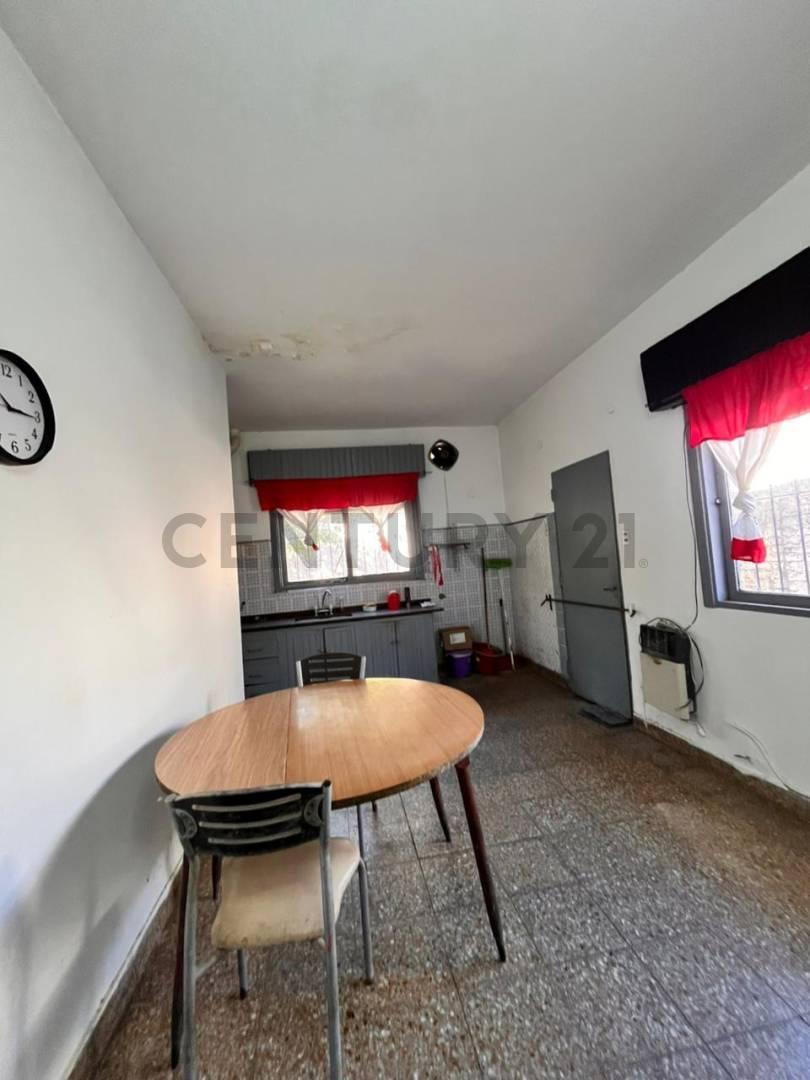 Foto de CASA EN VENTA 5 AMBIENTES | LOTE PROPIO ITUZAINGÓ NORTE, imagen 1