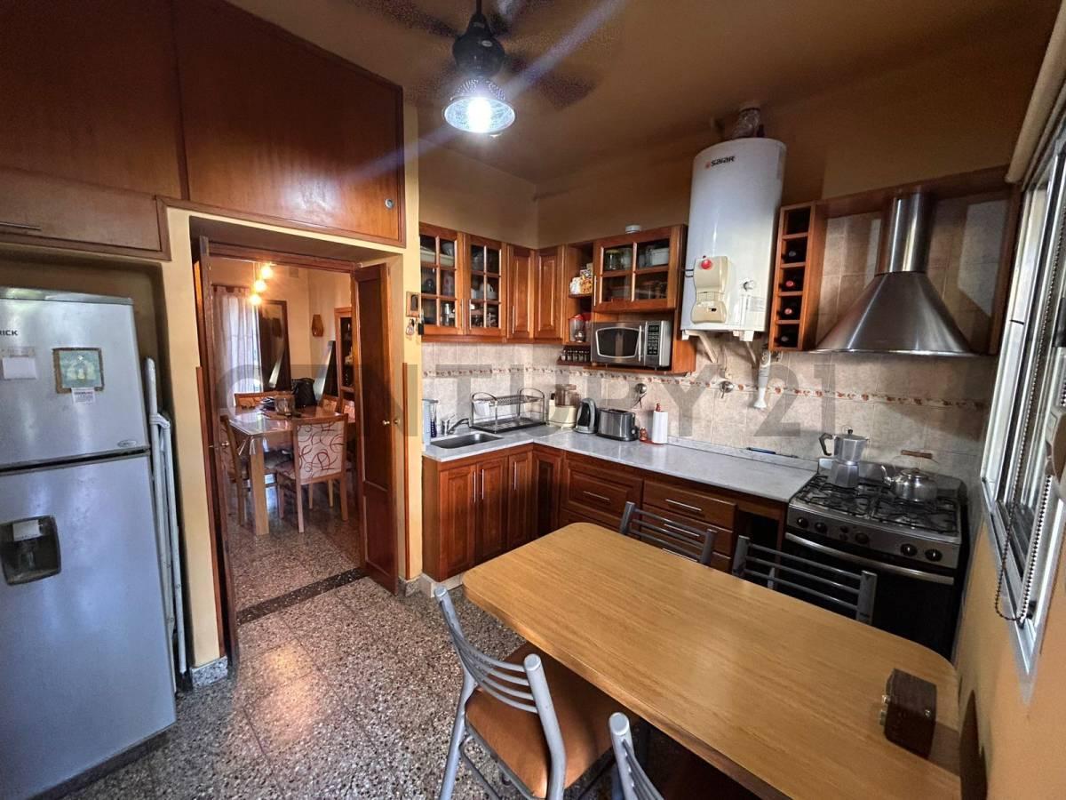 Foto de VENTA CASA EN BLOQUE 5 AMBIENTES VILLA SARMIENTO MORON, imagen 2