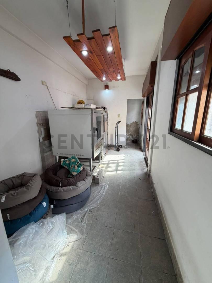 Foto de Casa multifamiliar 7 ambientes con duplex, pileta y parrilla, imagen 3