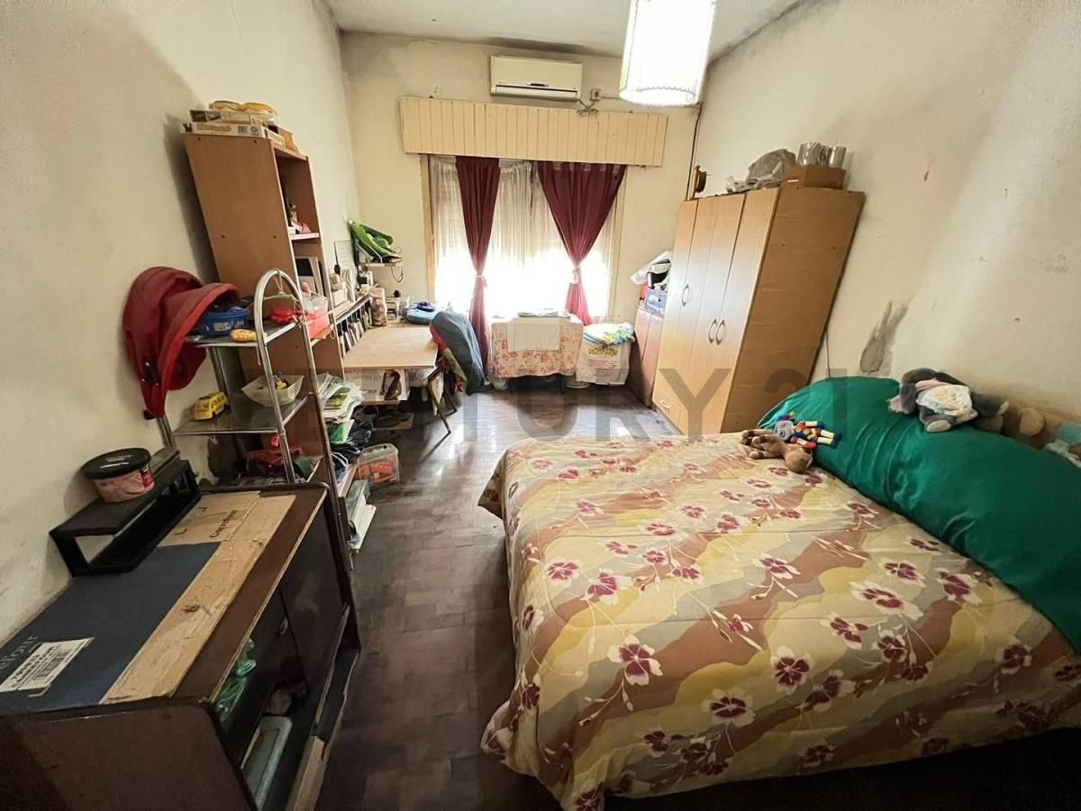 Foto de VENTA EN BLOQUE CASA DE 4 AMBIENTES Y DEPTO MONOAMBIENTE CASTELAR SUR, imagen 4
