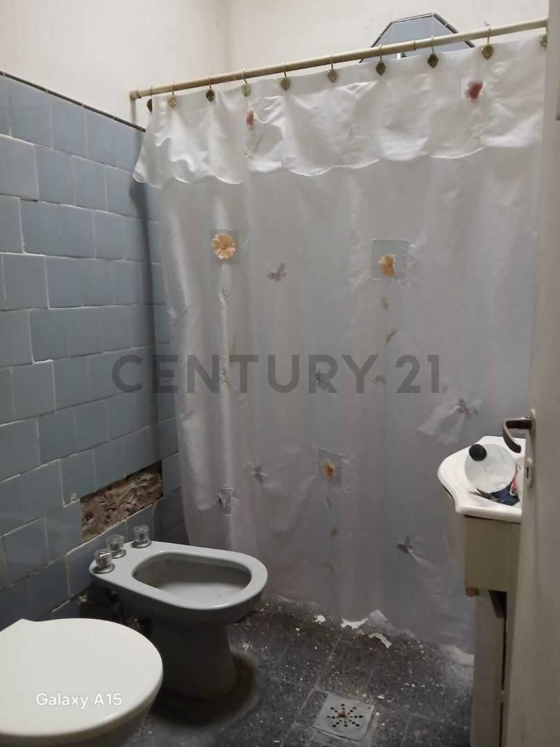 Foto de Casa antigua a reciclar con gran potencial — Villa Ballester, imagen 4