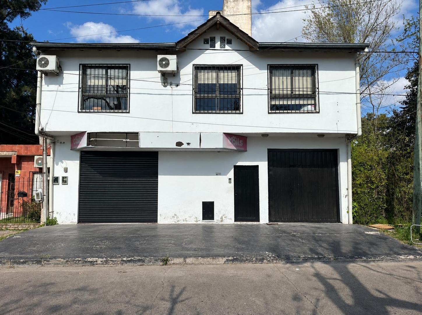 Foto de Casa con local en venta en ituzaingo, imagen 1