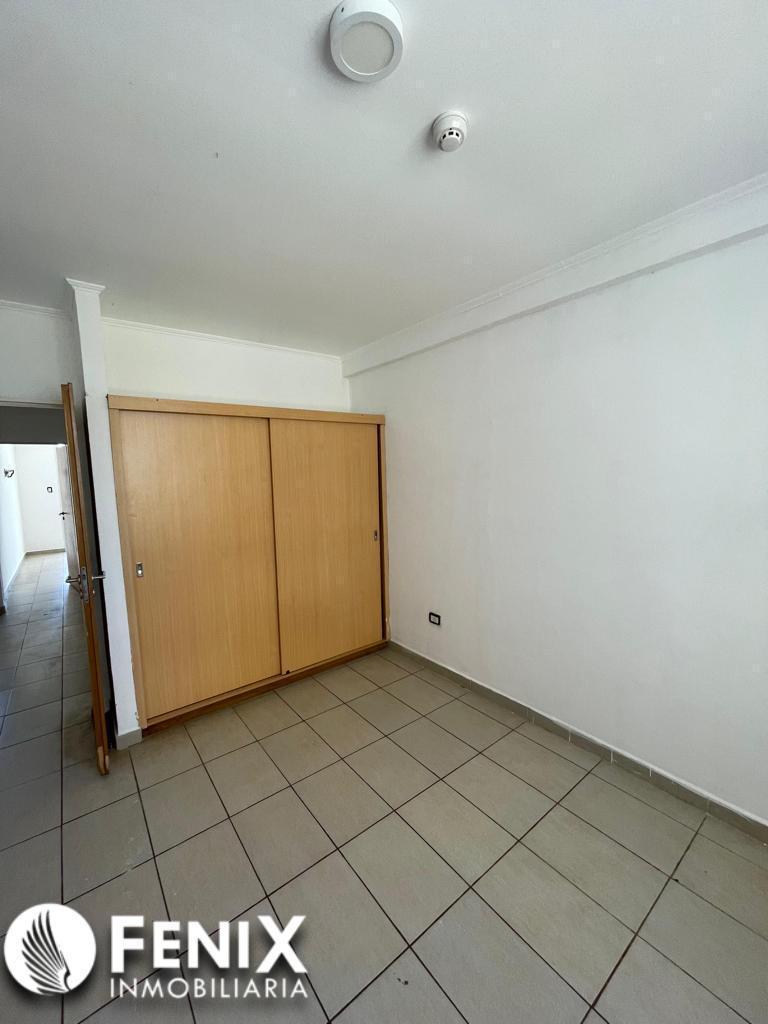 Foto de DF698 - DEPTO EN VENTA Z/ AV. LAVALLE Y AV. BUSTAMANTE, imagen 2